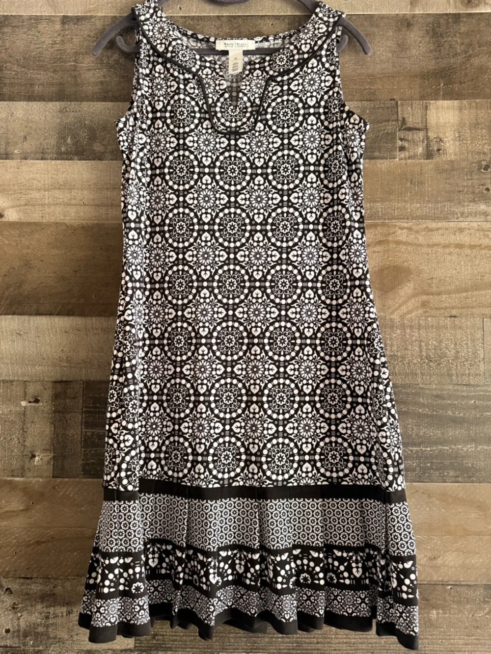 White House Black Market Black & White Printed Shift Dress - Picture 2 of 7